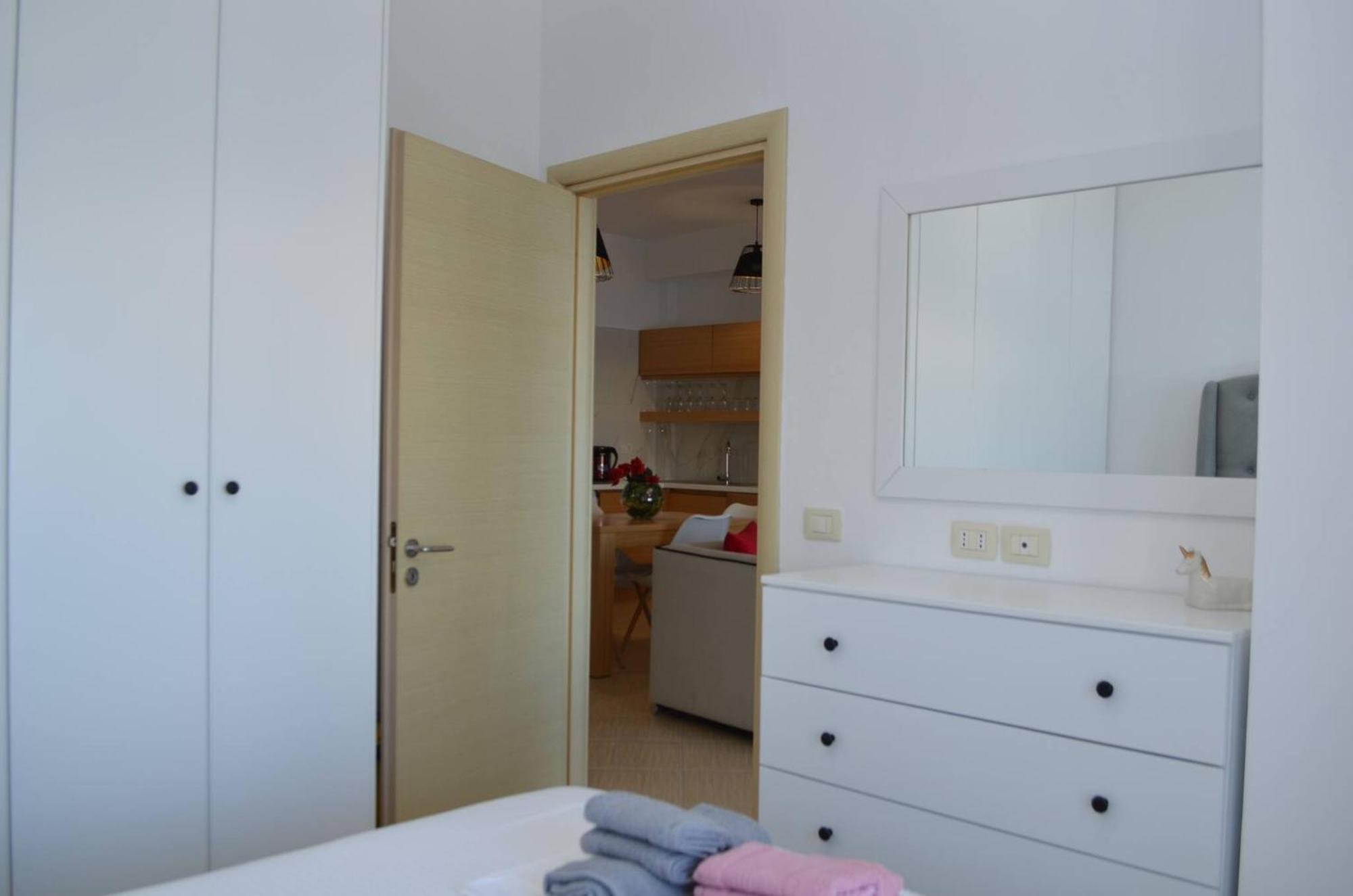 Ferienwohnung Sunset Tarraces Sarandë Exterior foto